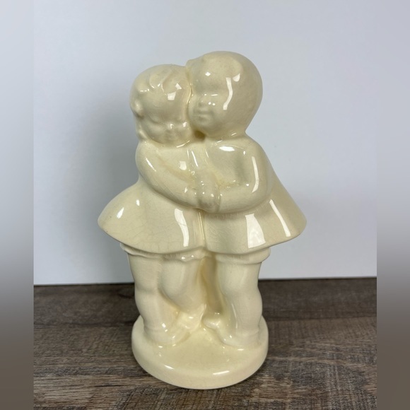 Vintage 1950s Cream Girl & Boy Vase Planter Shawnee Pottery crazed Cottage - Picture 1 of 11